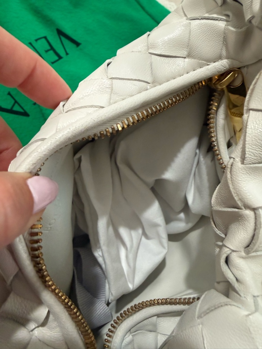 Bottega Veneta White Intrecciato Zip-Top Shoulder Bag - Picture 4 of 7